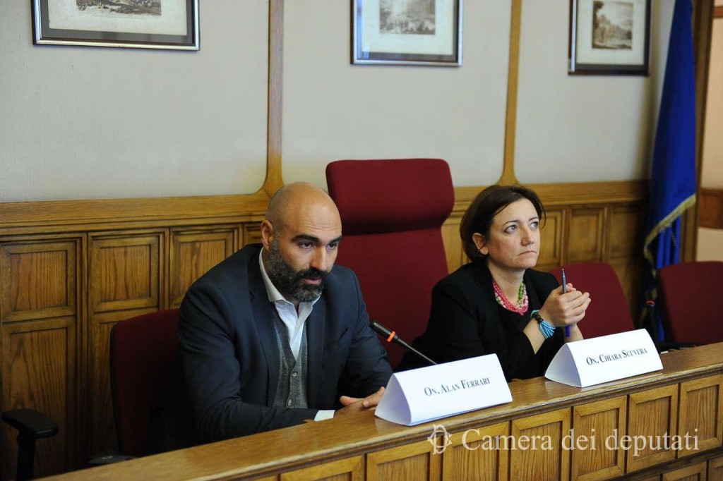 Chiara Scuvera e Alan Ferrari con gli studenti